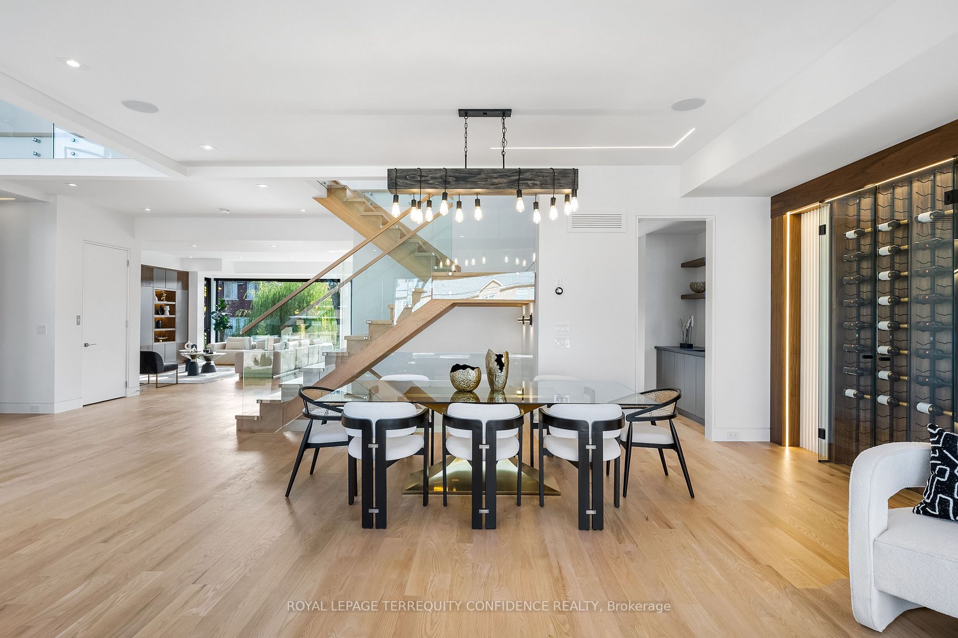 453 Hounslow Ave