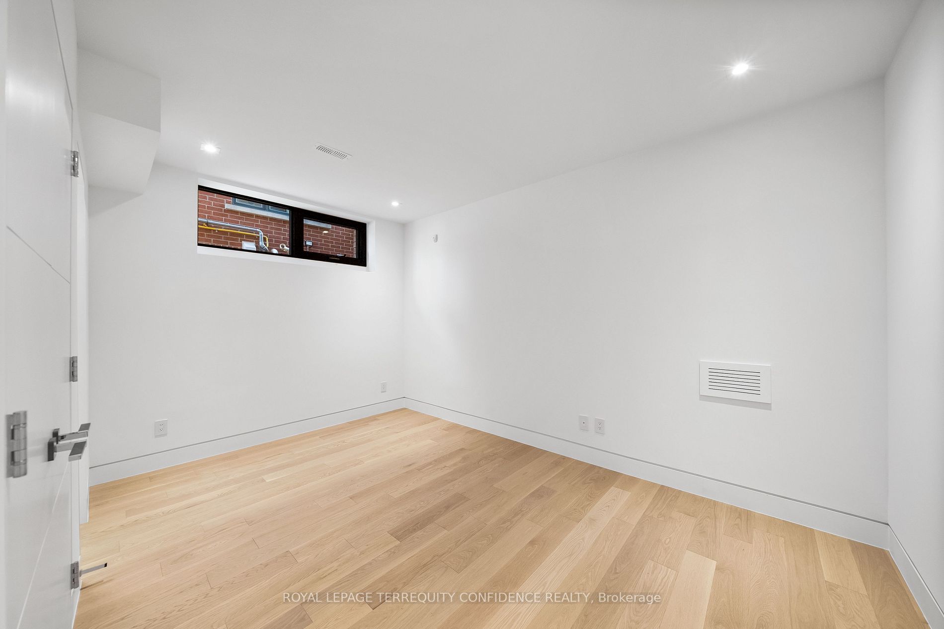 453 Hounslow Ave