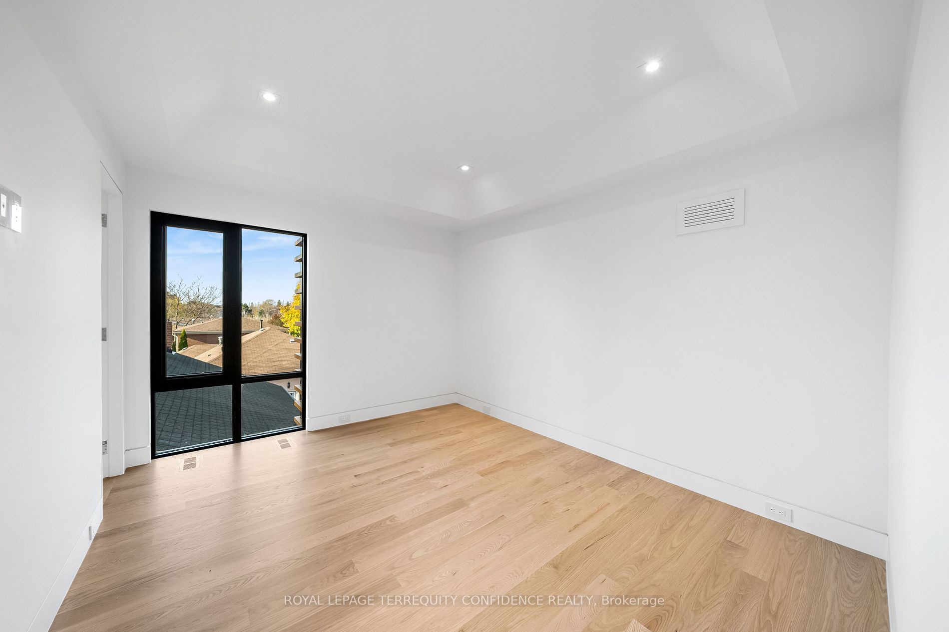 453 Hounslow Ave