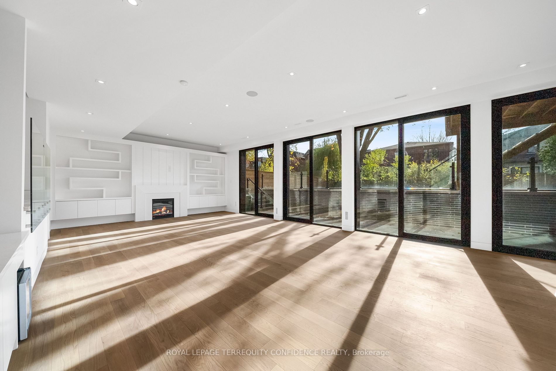 453 Hounslow Ave