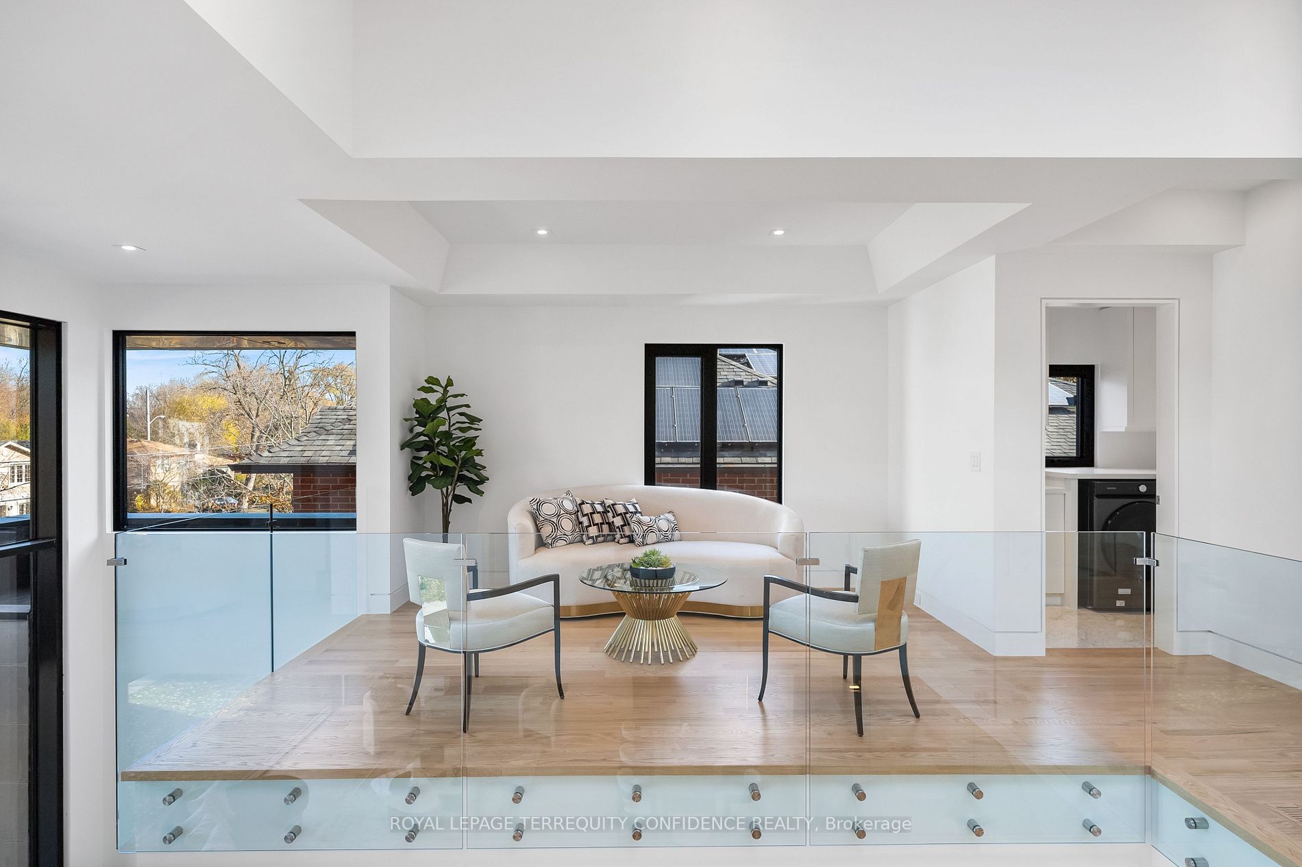453 Hounslow Ave
