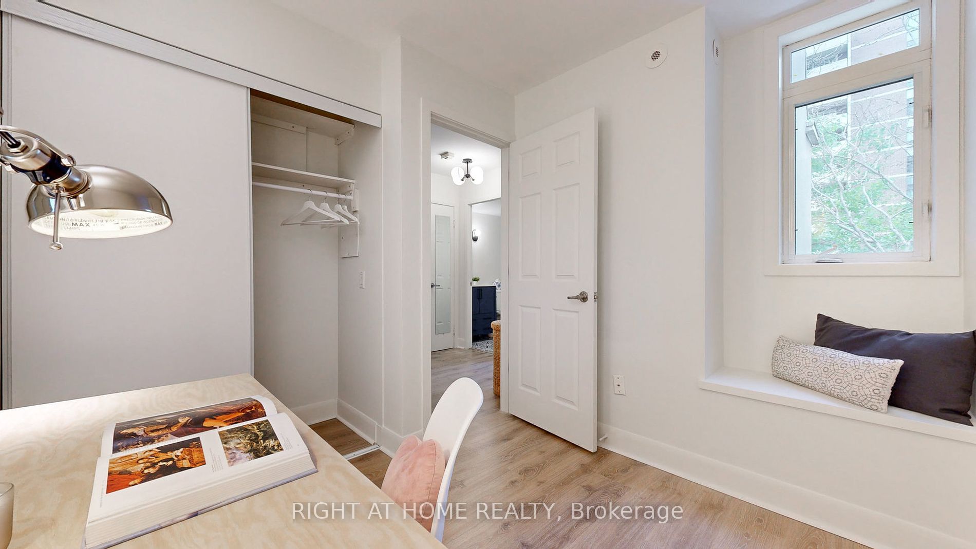 415 Jarvis St, #371