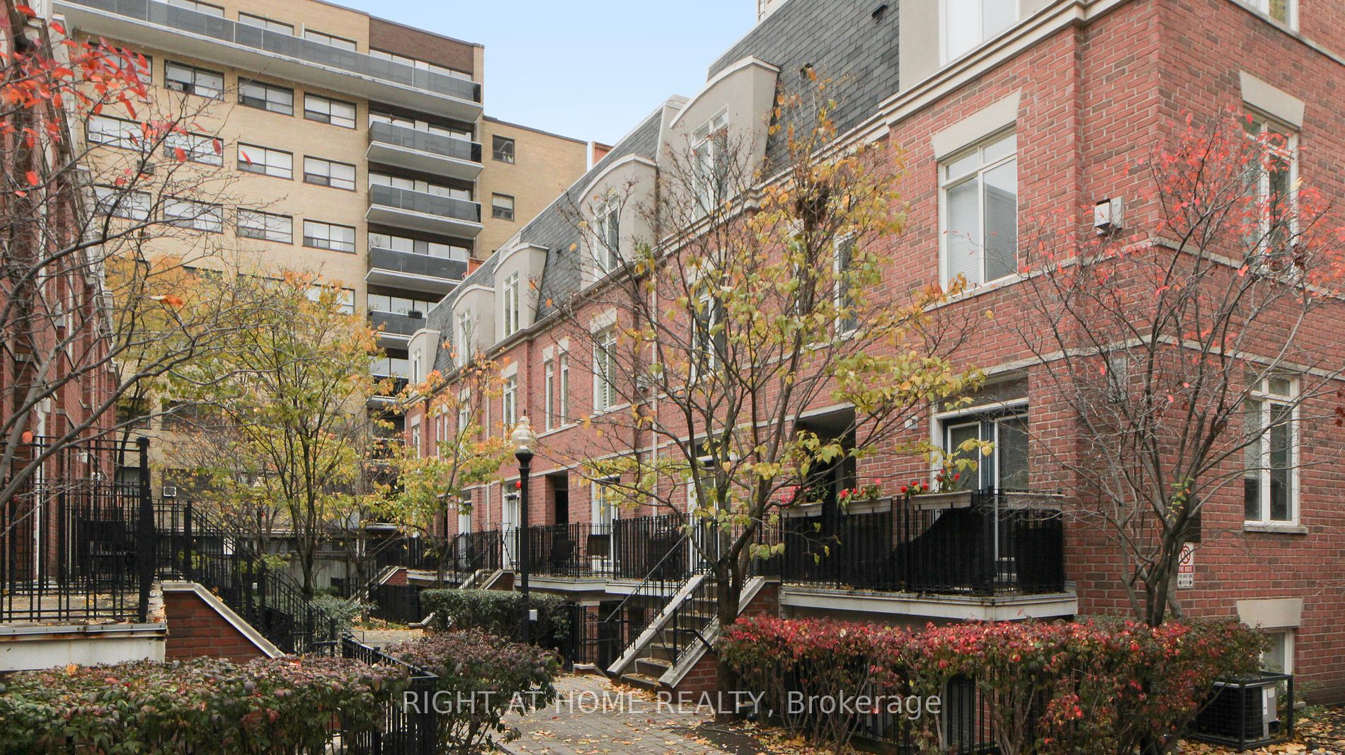 415 Jarvis St, #371