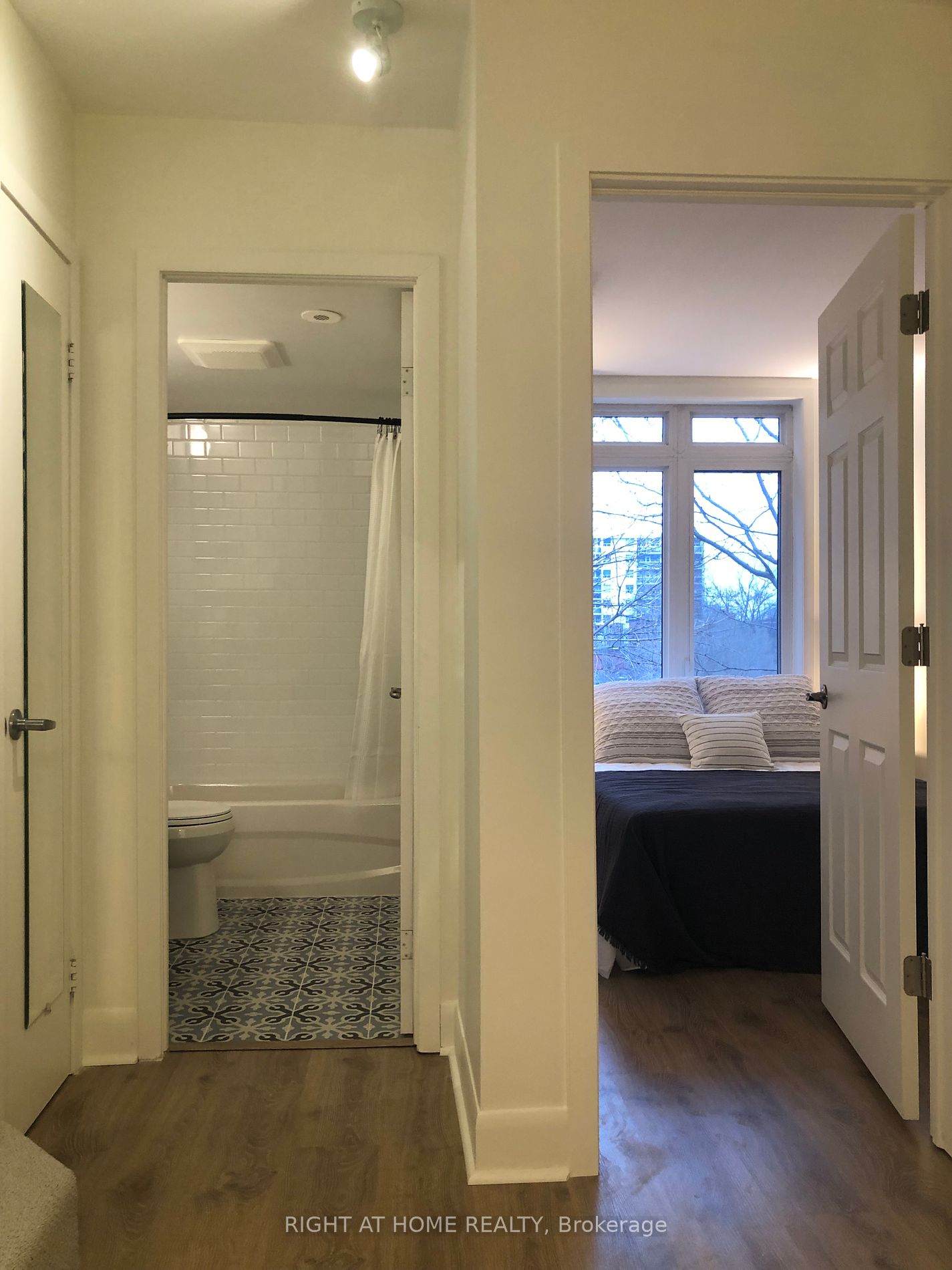 415 Jarvis St, #371