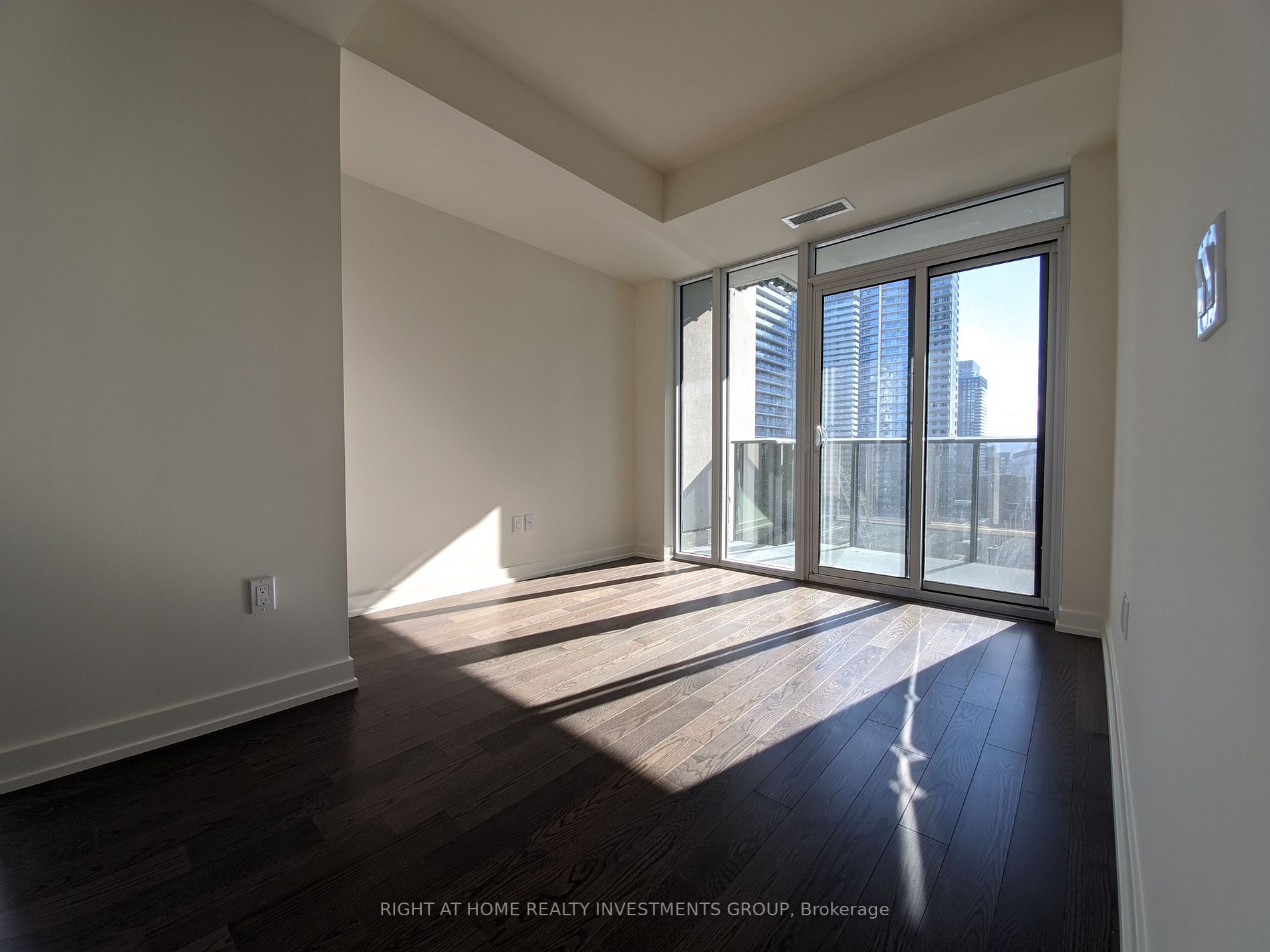 330 Richmond St W, #2315