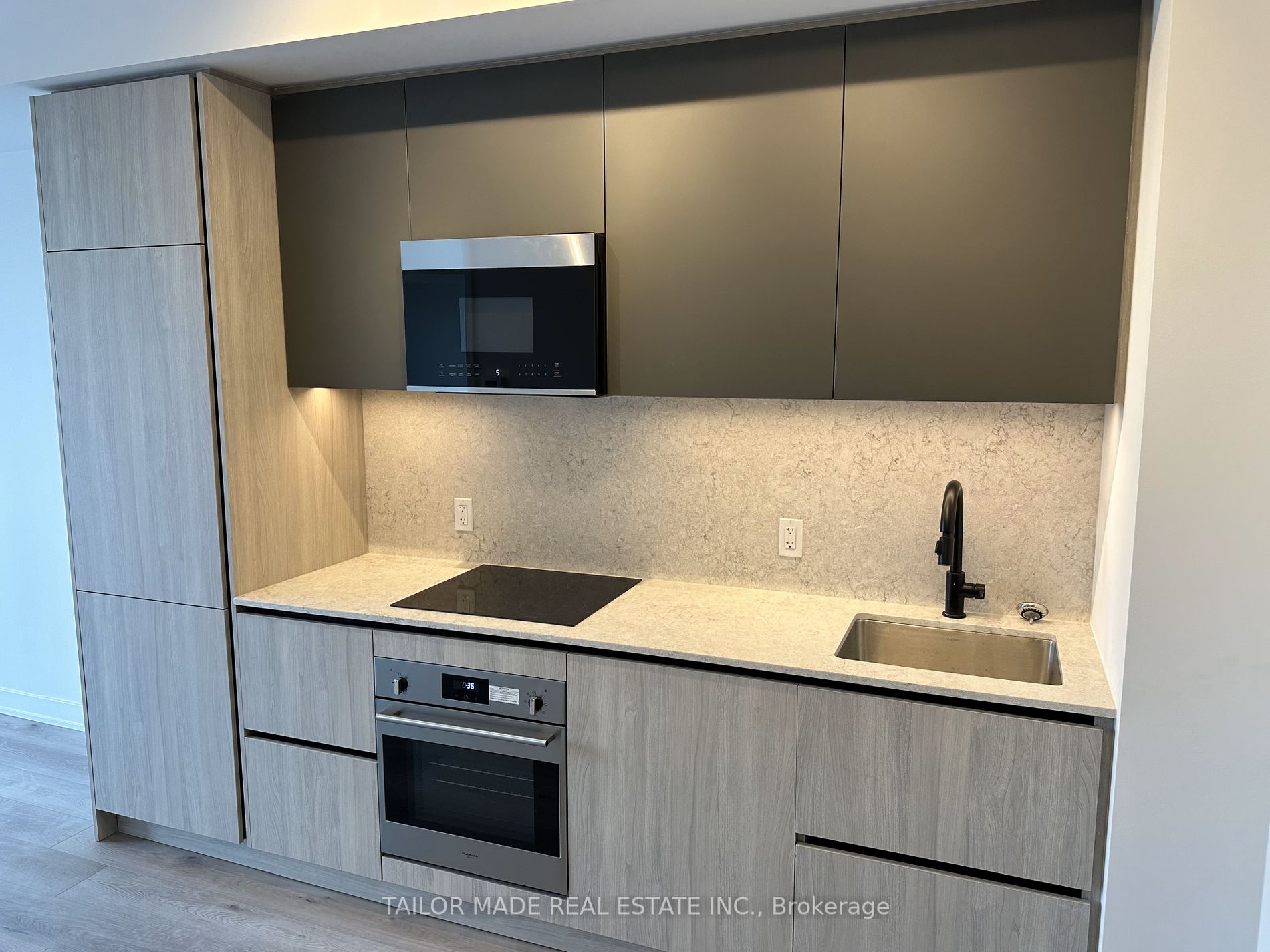 108 Peter St, #2012