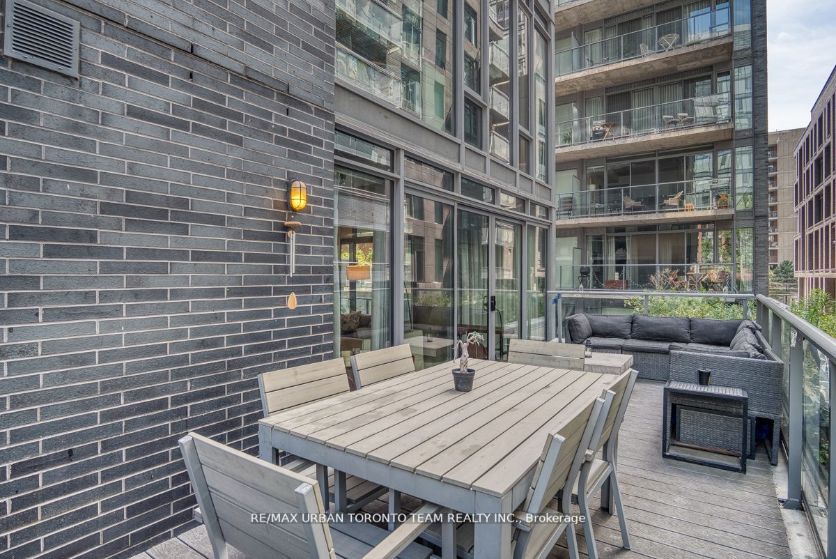 650 King St W, #205