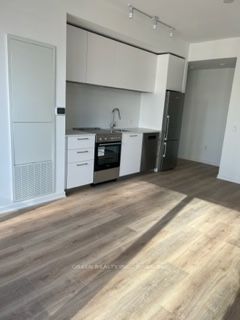 101 Roehampton Ave, #714