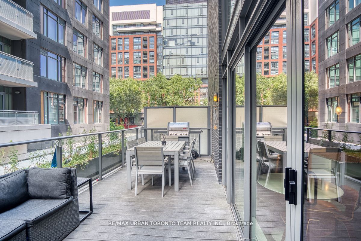 650 King St W, #205