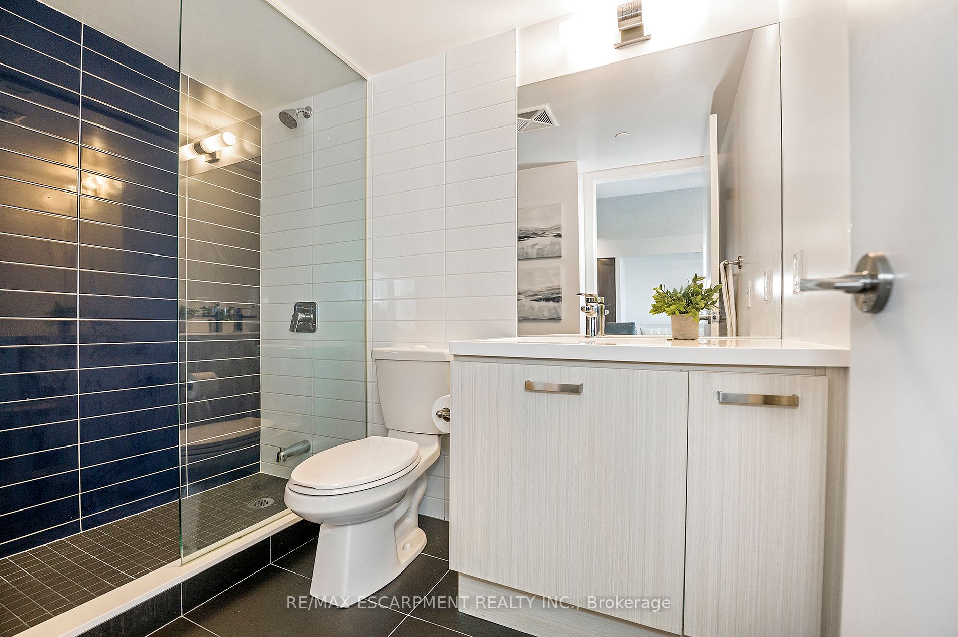 125 Redpath Ave, #3011