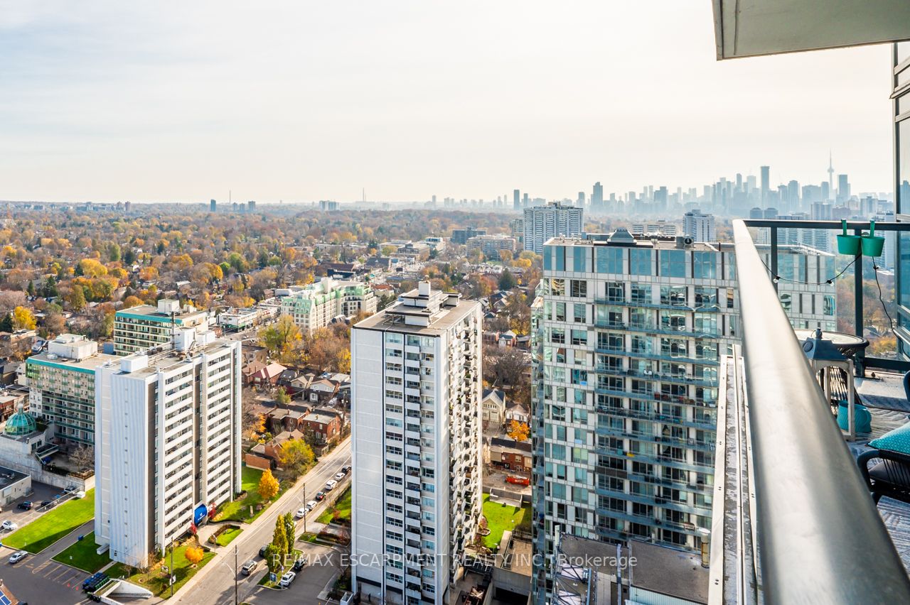 125 Redpath Ave, #3011