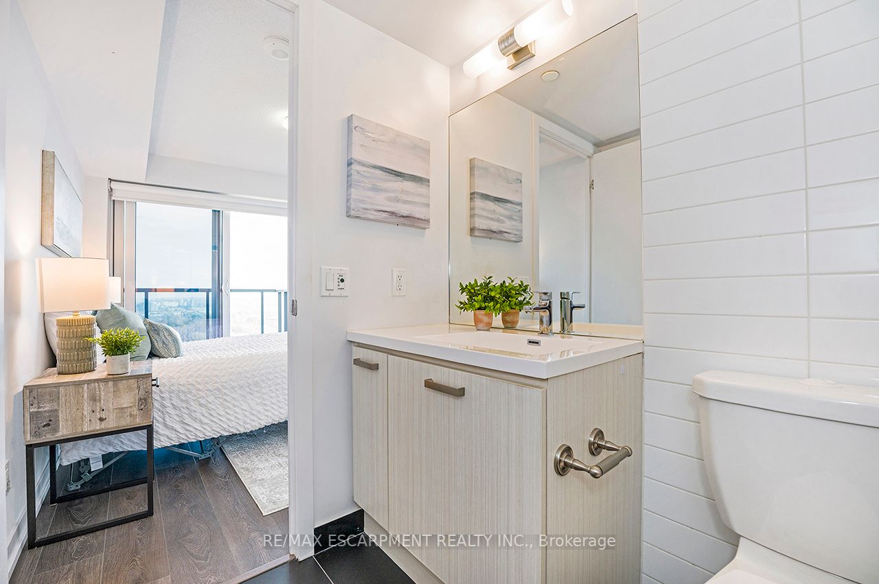 125 Redpath Ave, #3011