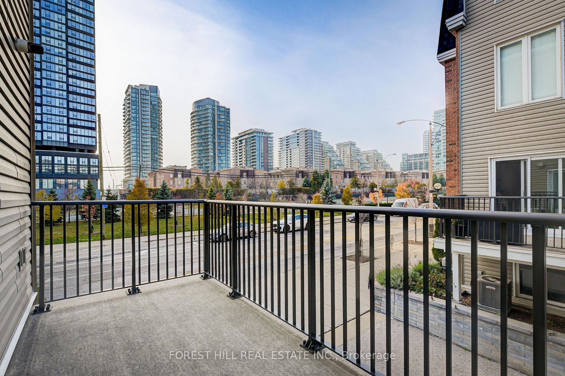 92 Strachan Ave, #638