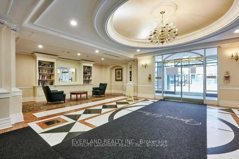 887 Bay St, #708