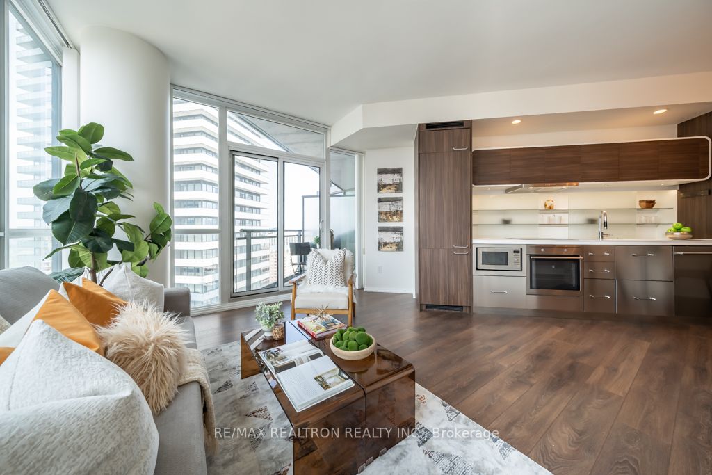 45 Charles St E, #3307