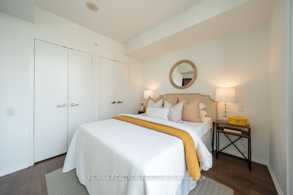 45 Charles St E, #3307