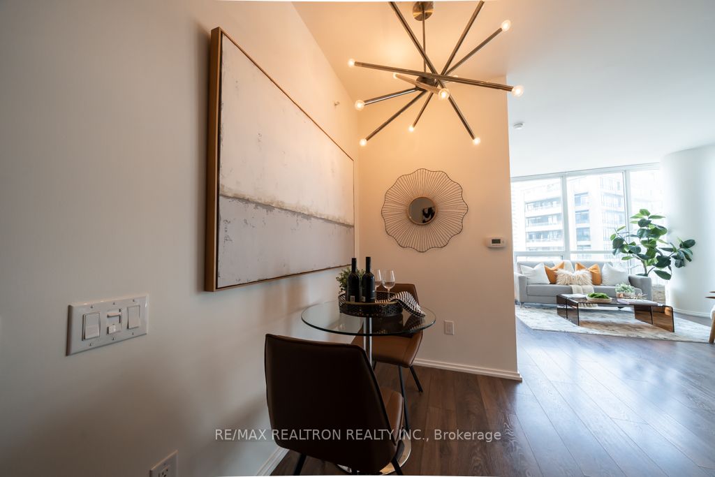 45 Charles St E, #3307