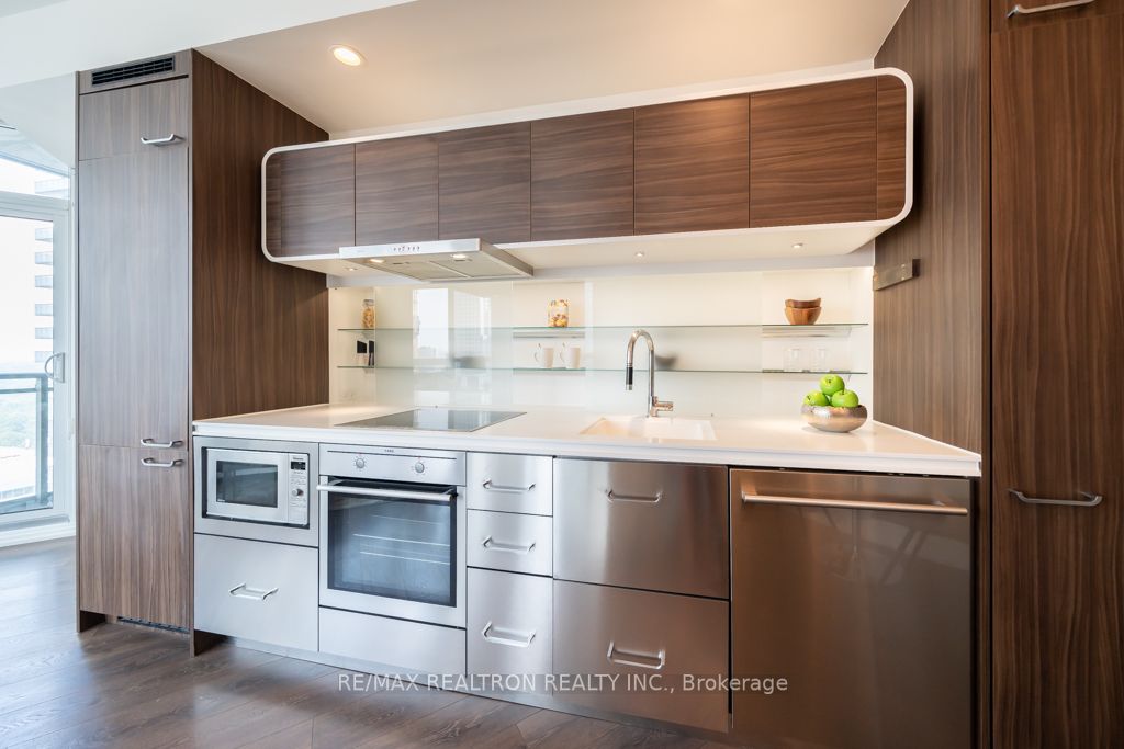 45 Charles St E, #3307