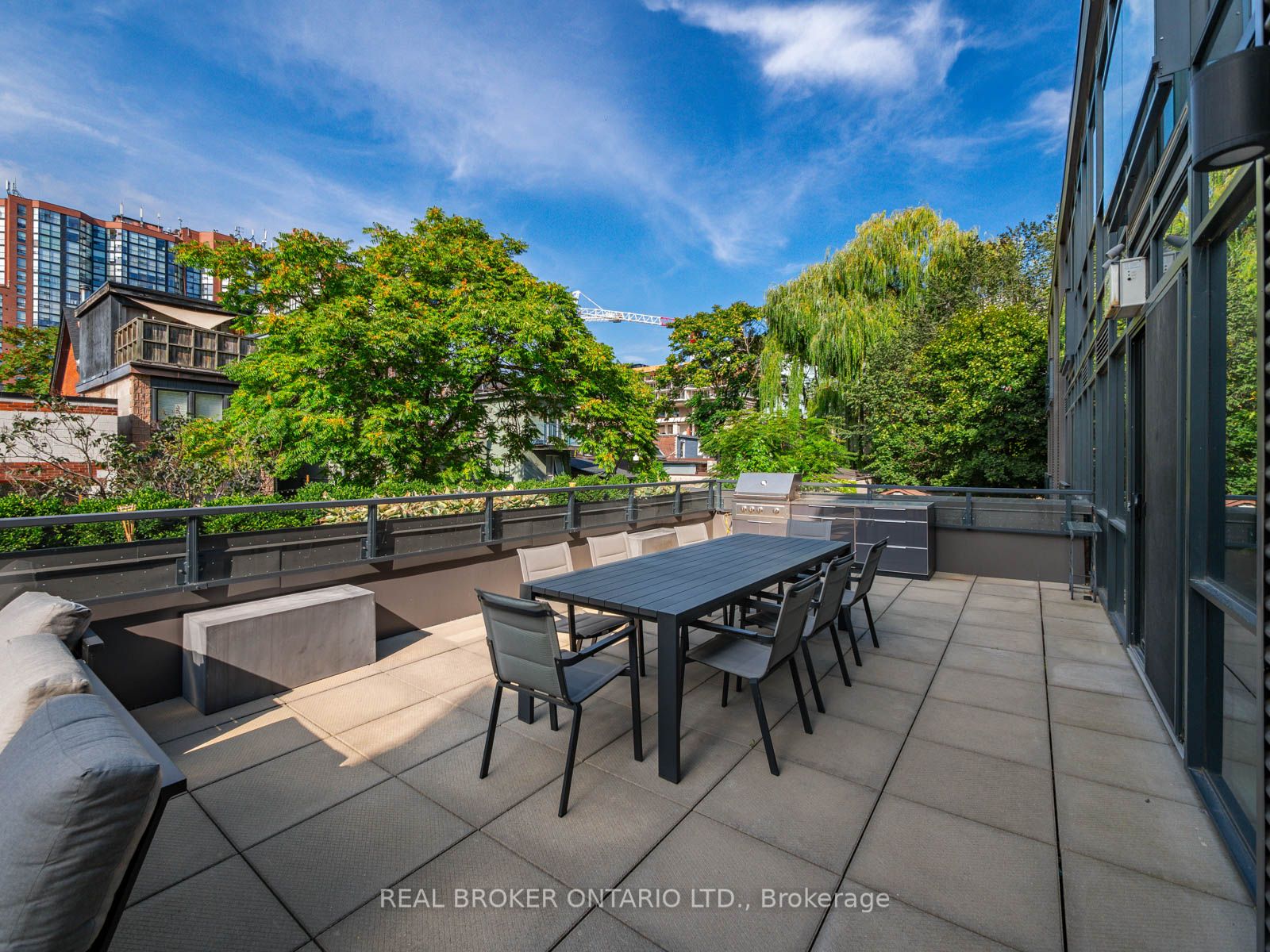 90 Niagara St, #312