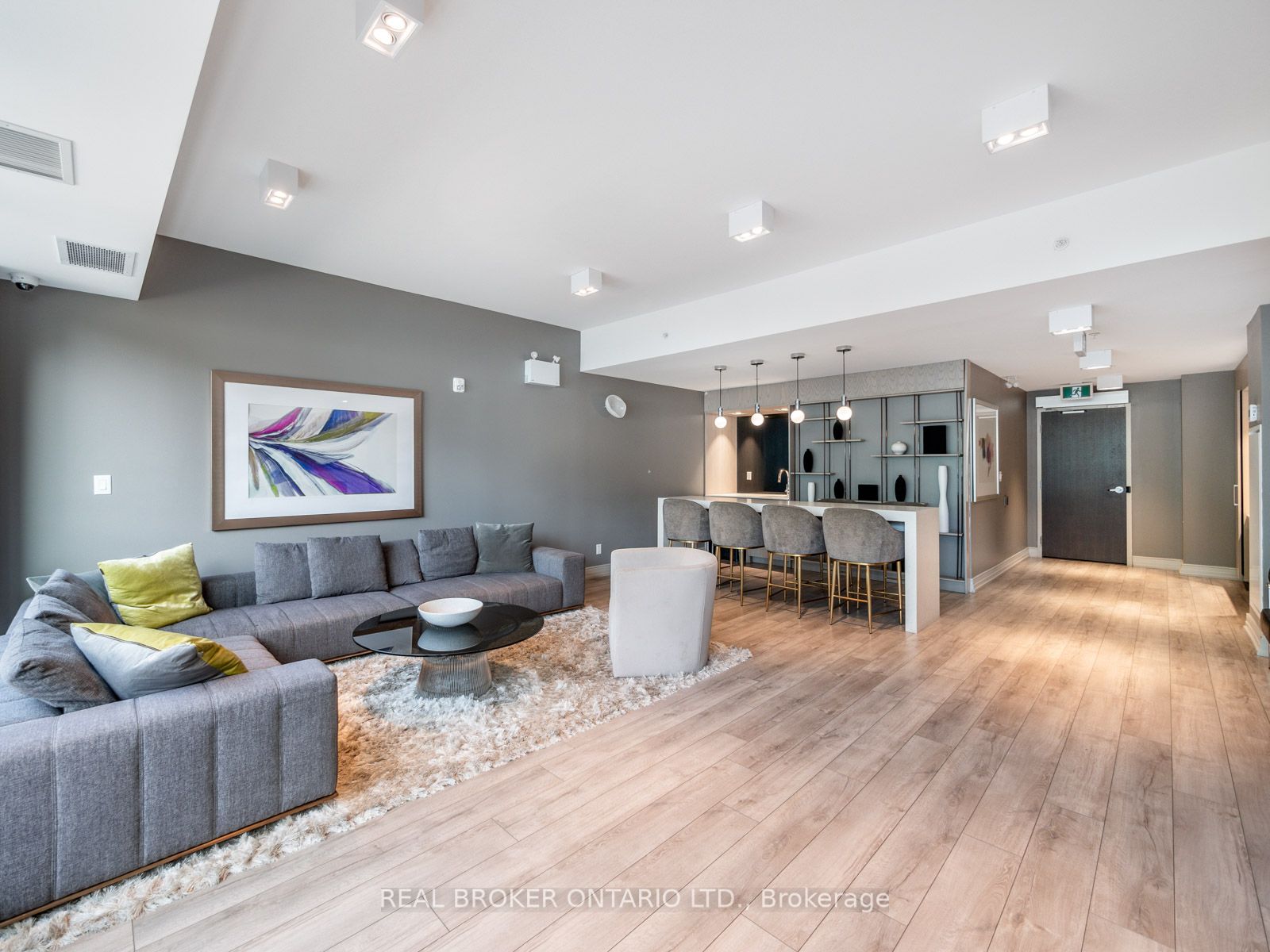 90 Niagara St, #312