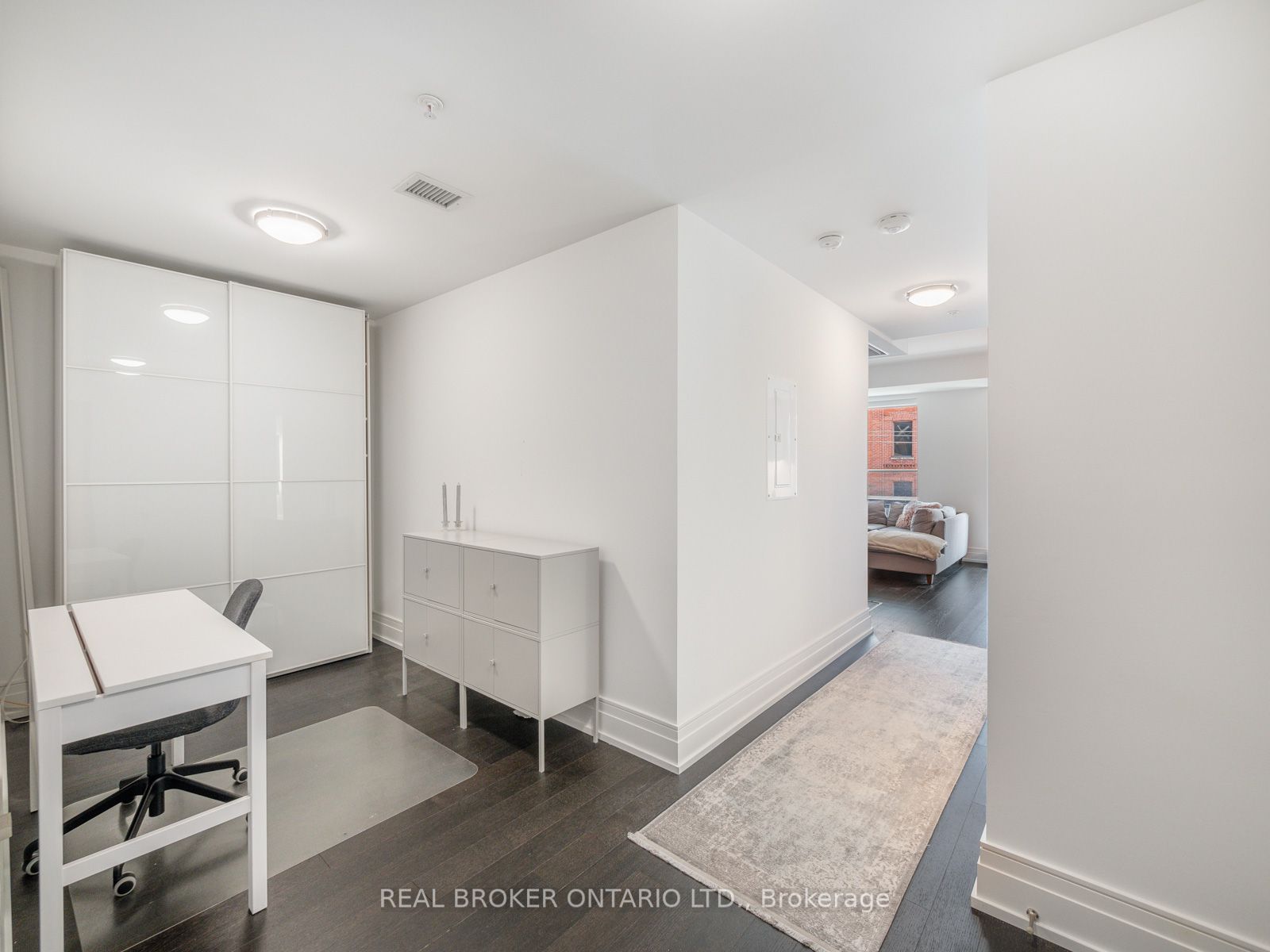 90 Niagara St, #312