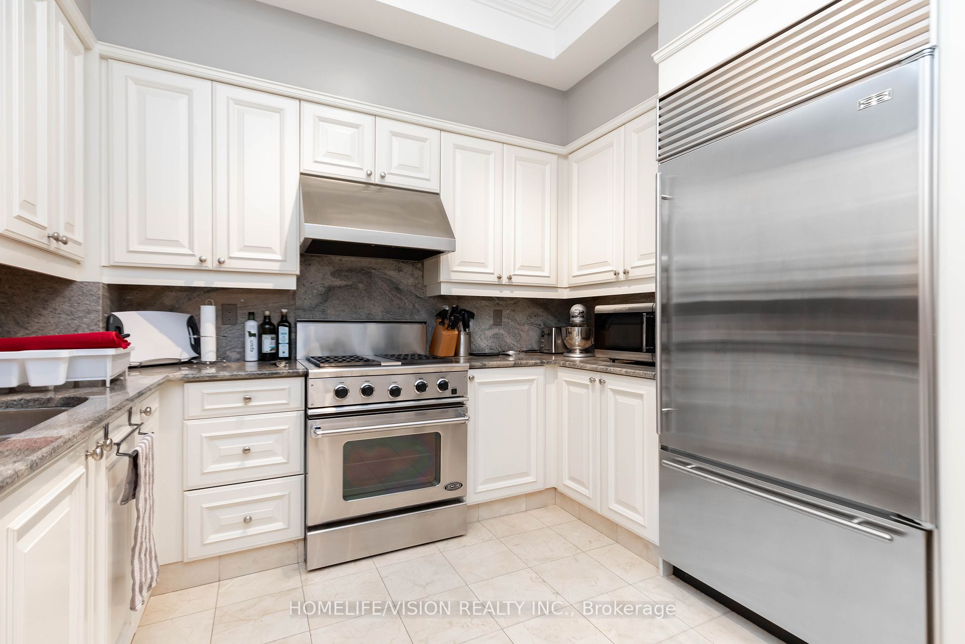 99 Avenue Rd, #1001