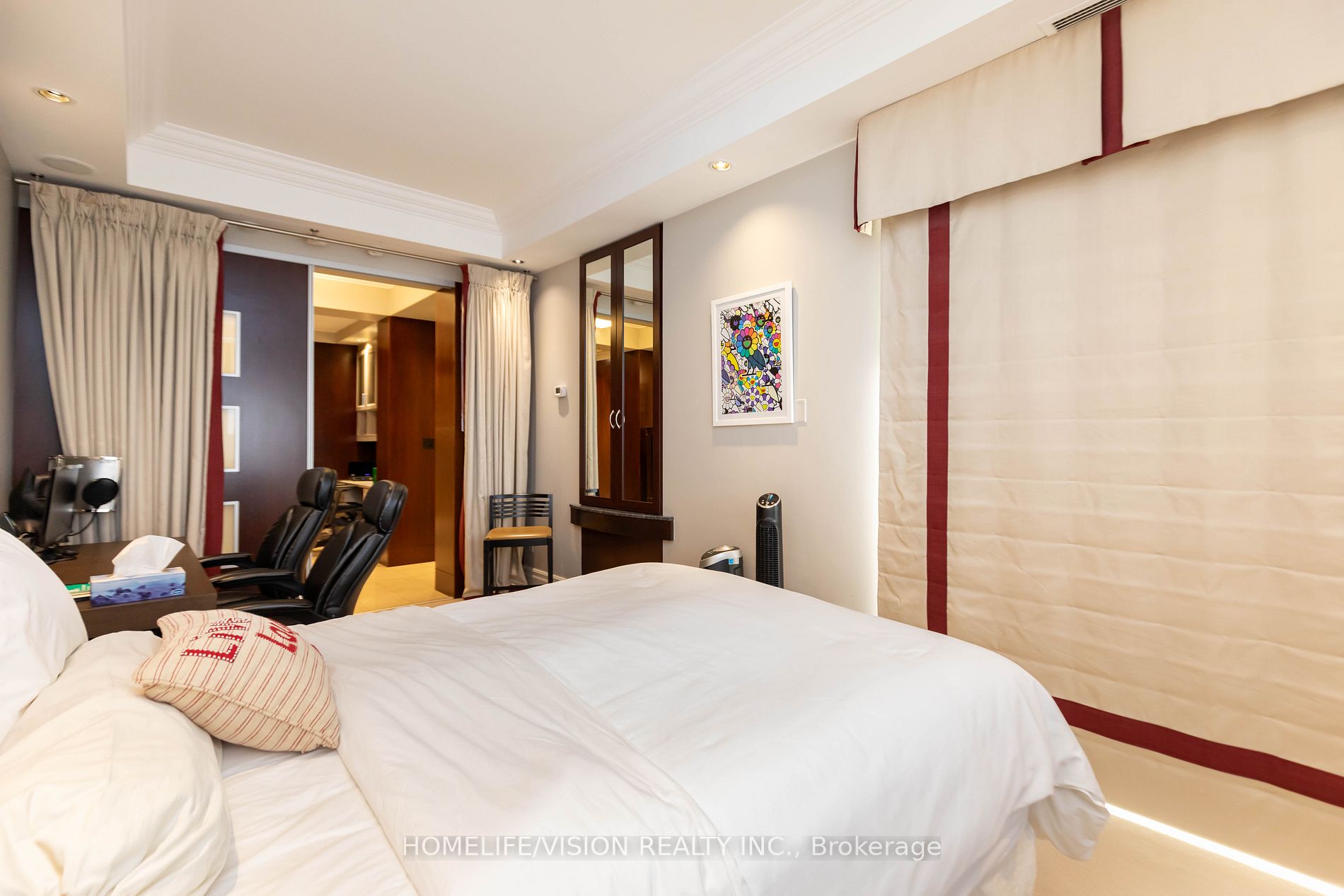 99 Avenue Rd, #1001