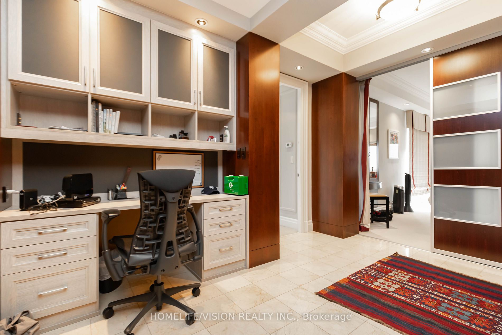 99 Avenue Rd, #1001