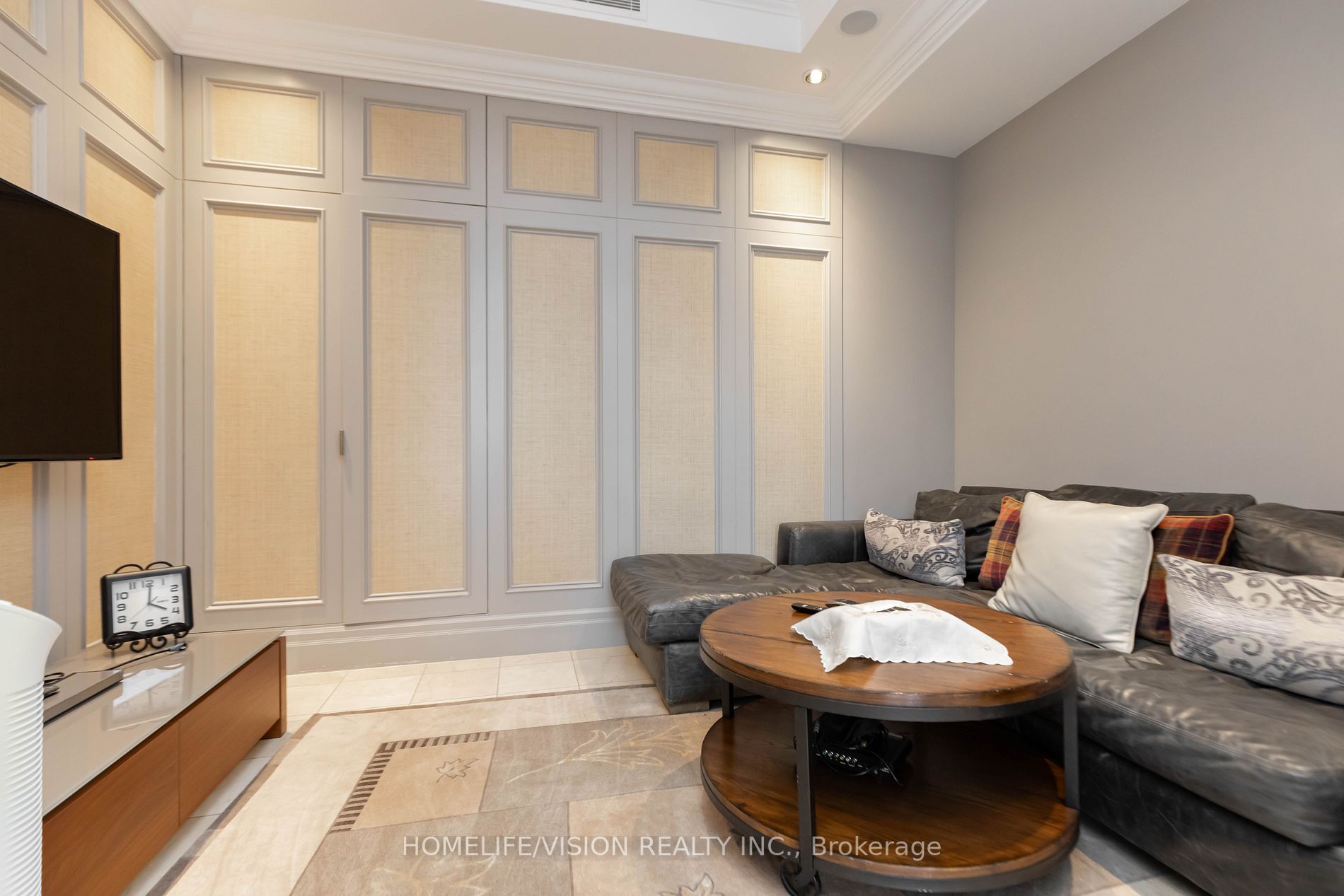 99 Avenue Rd, #1001