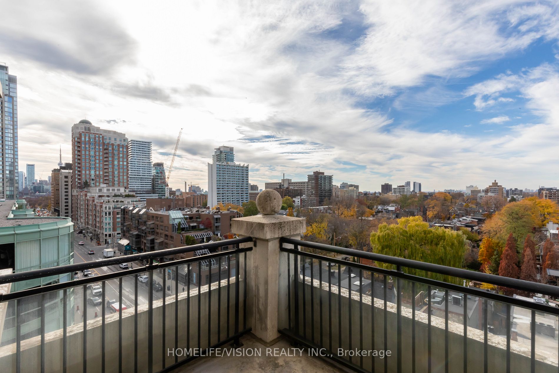 99 Avenue Rd, #1001