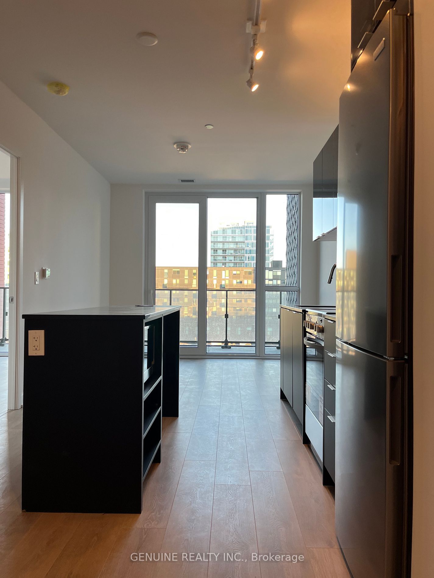 8 Tippett Rd, #601