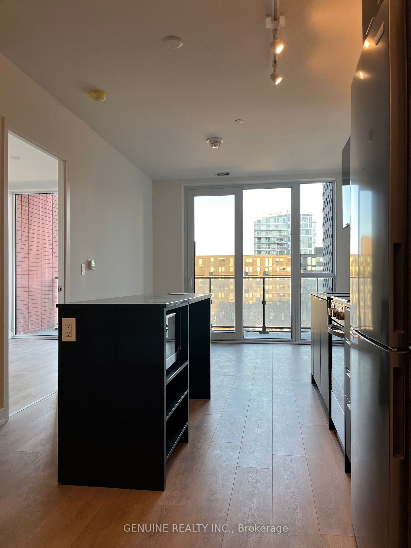 8 Tippett Rd, #601