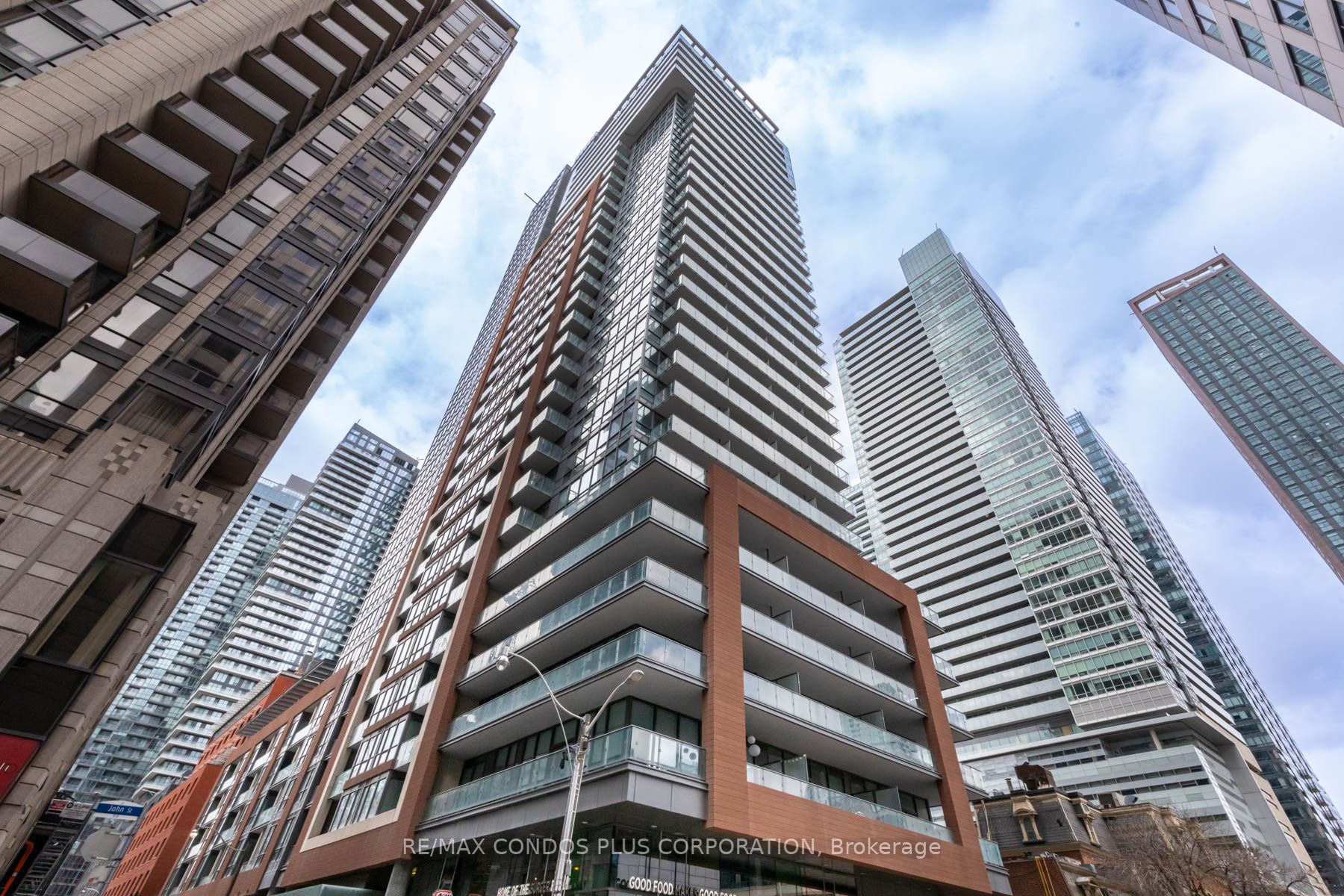 8 Mercer St, #425