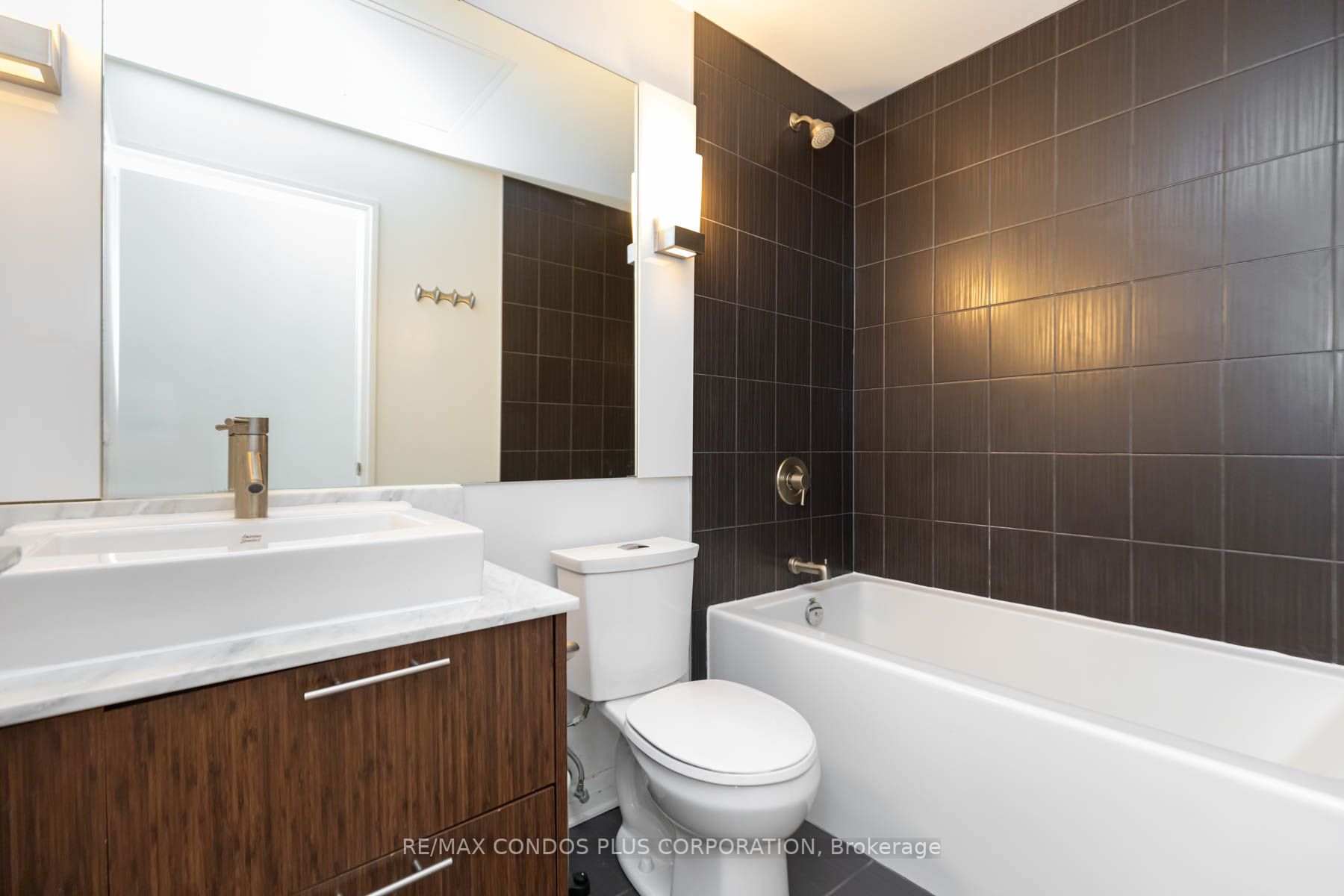 8 Mercer St, #425