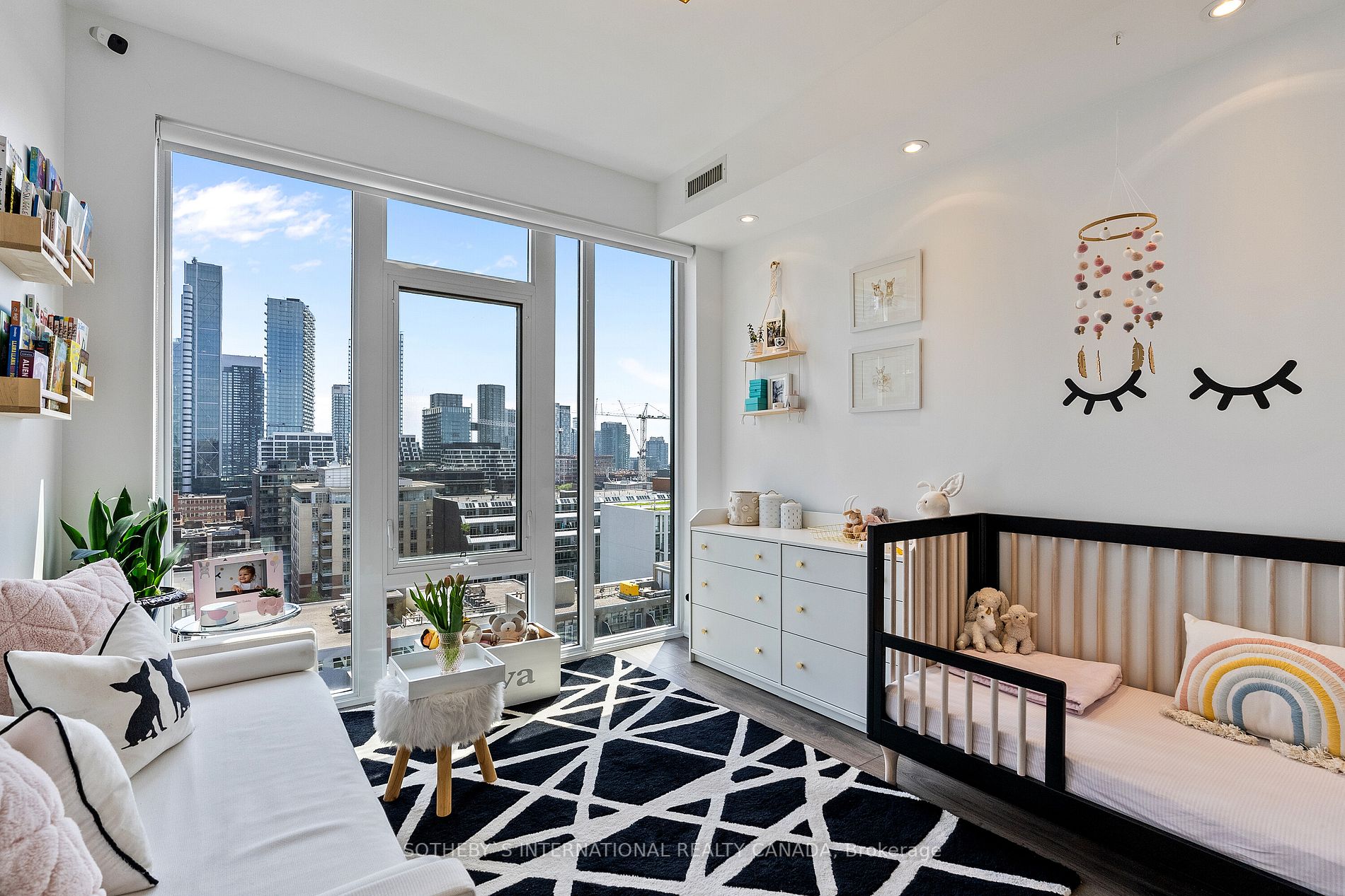435 Richmond St, #1506