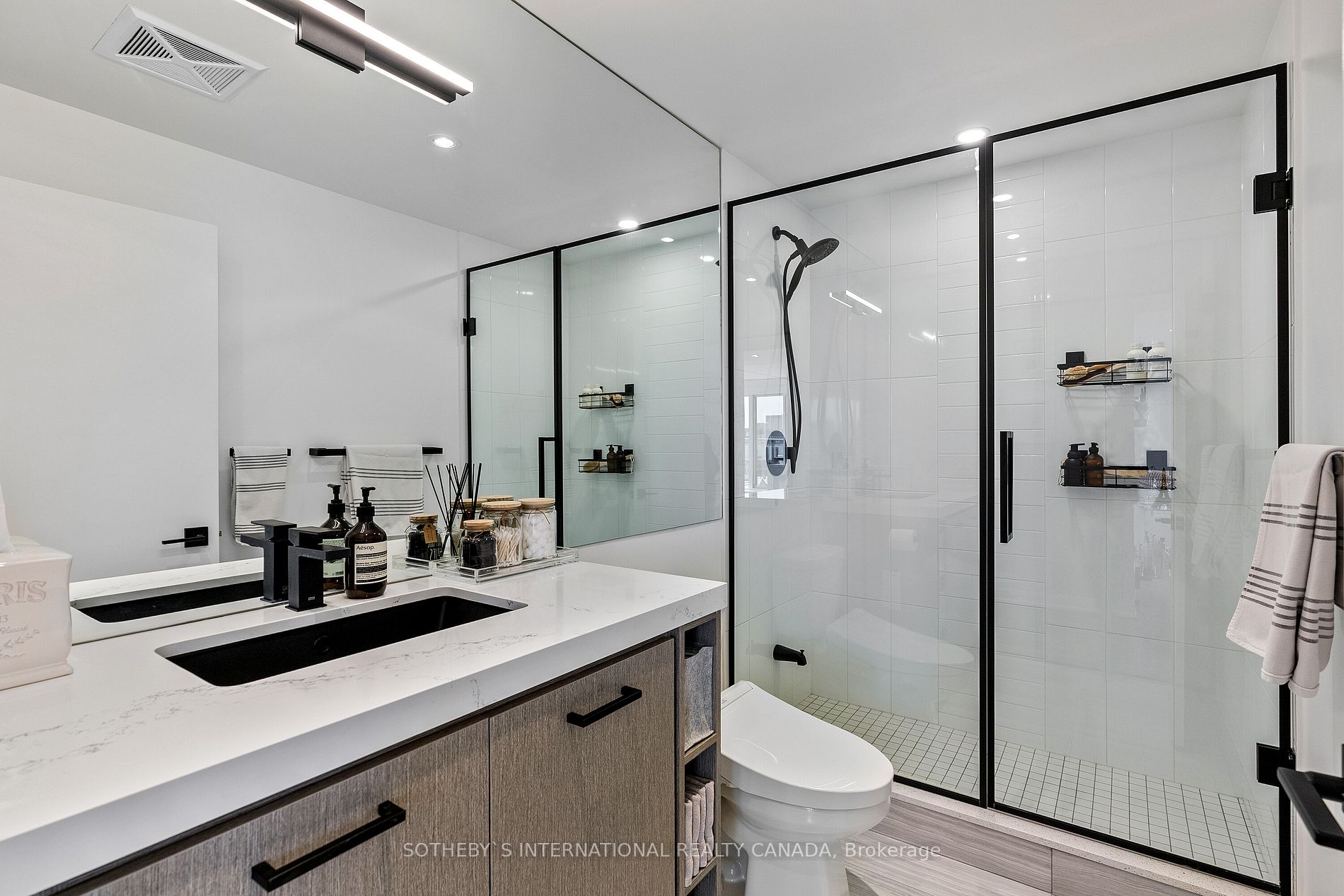 435 Richmond St, #1506