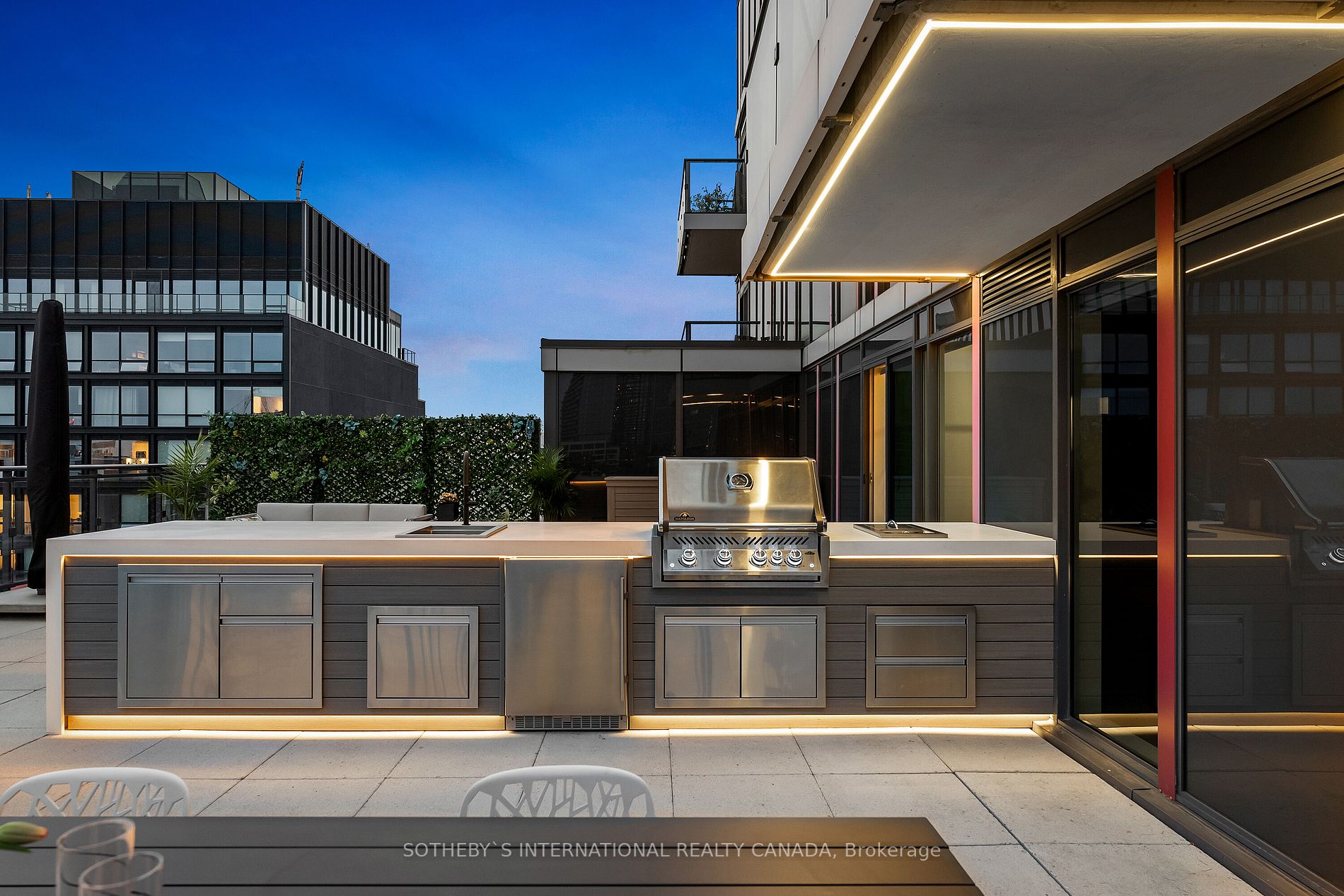 435 Richmond St, #1506