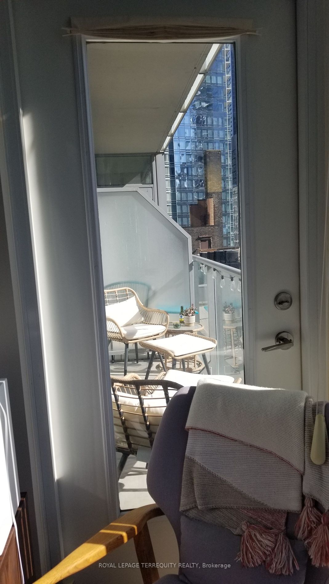 21 Nelson St, #820