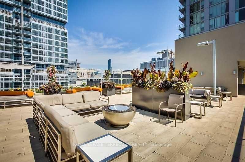 21 Nelson St, #820