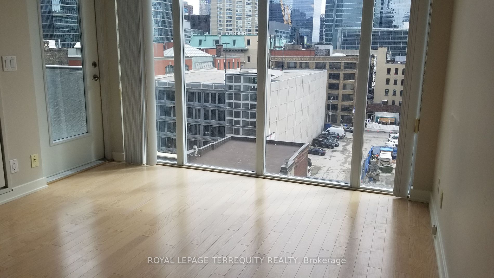 21 Nelson St, #820