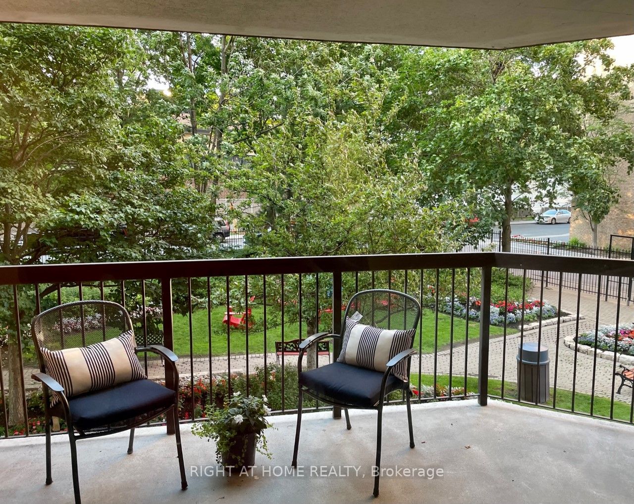 77 Maitland Pl, #222