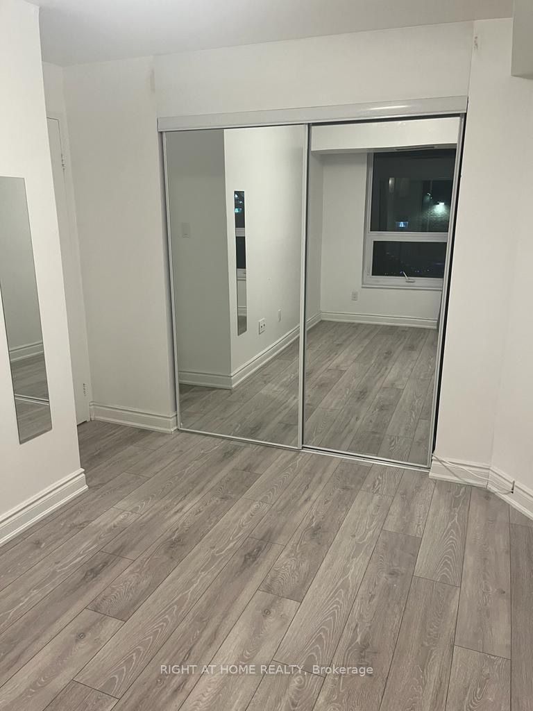 77 Maitland Pl, #222