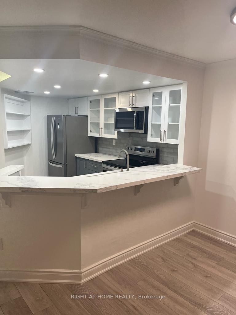 77 Maitland Pl, #222