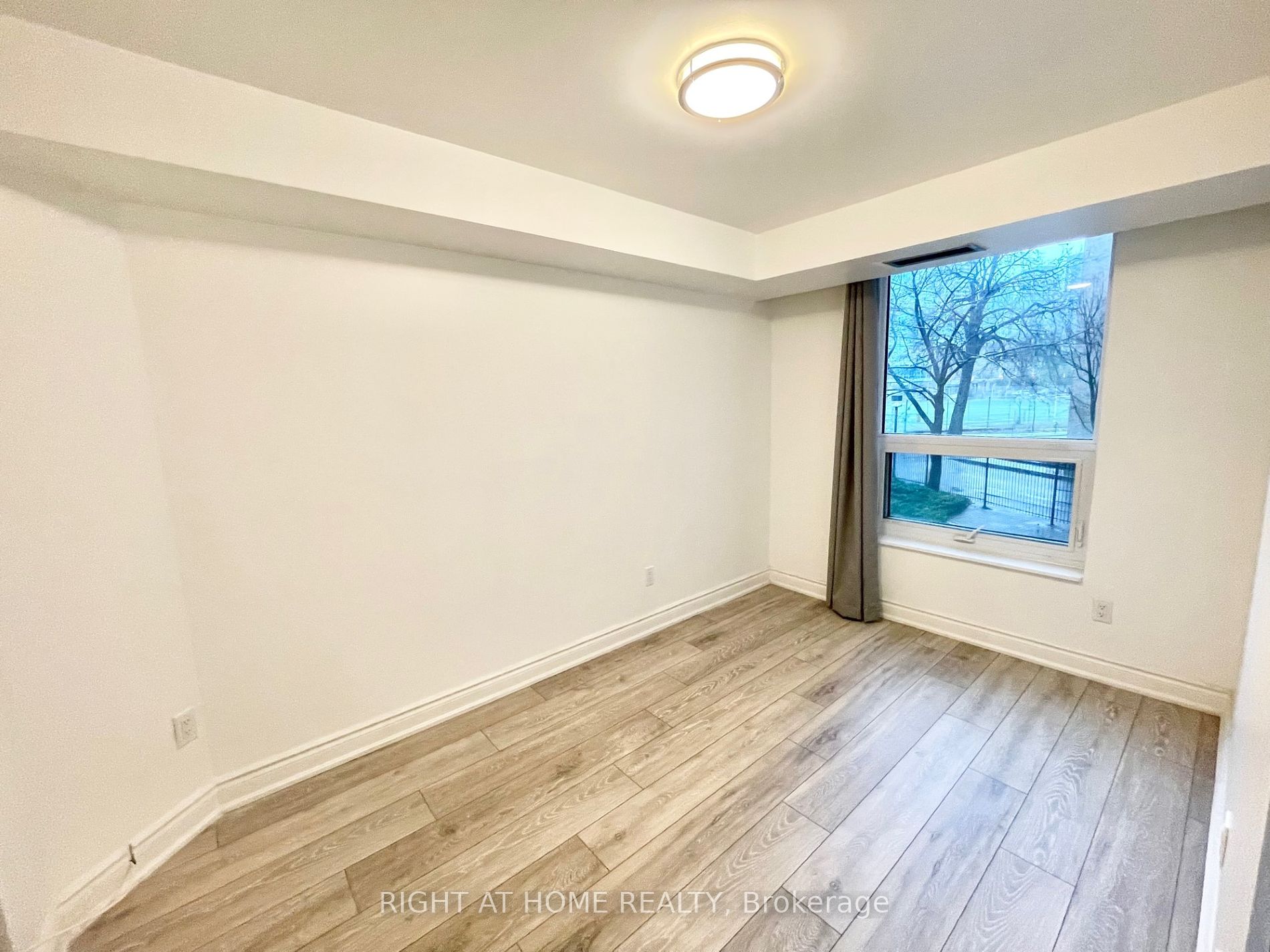 77 Maitland Pl, #222