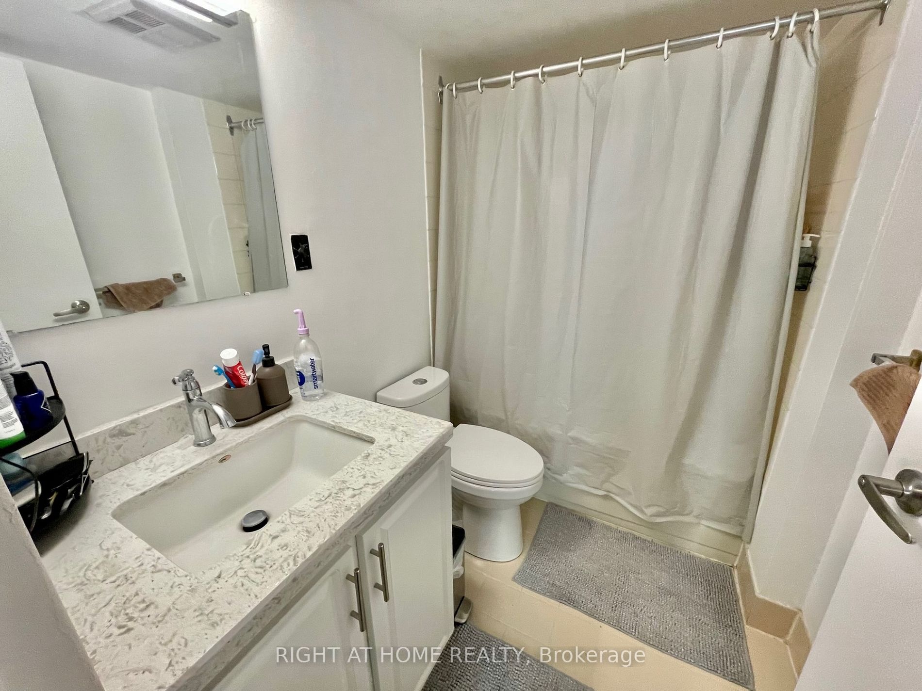 77 Maitland Pl, #222