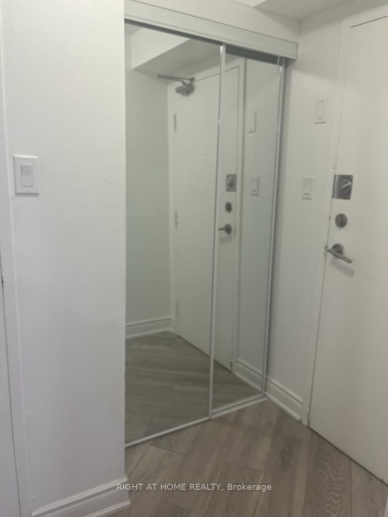 77 Maitland Pl, #222