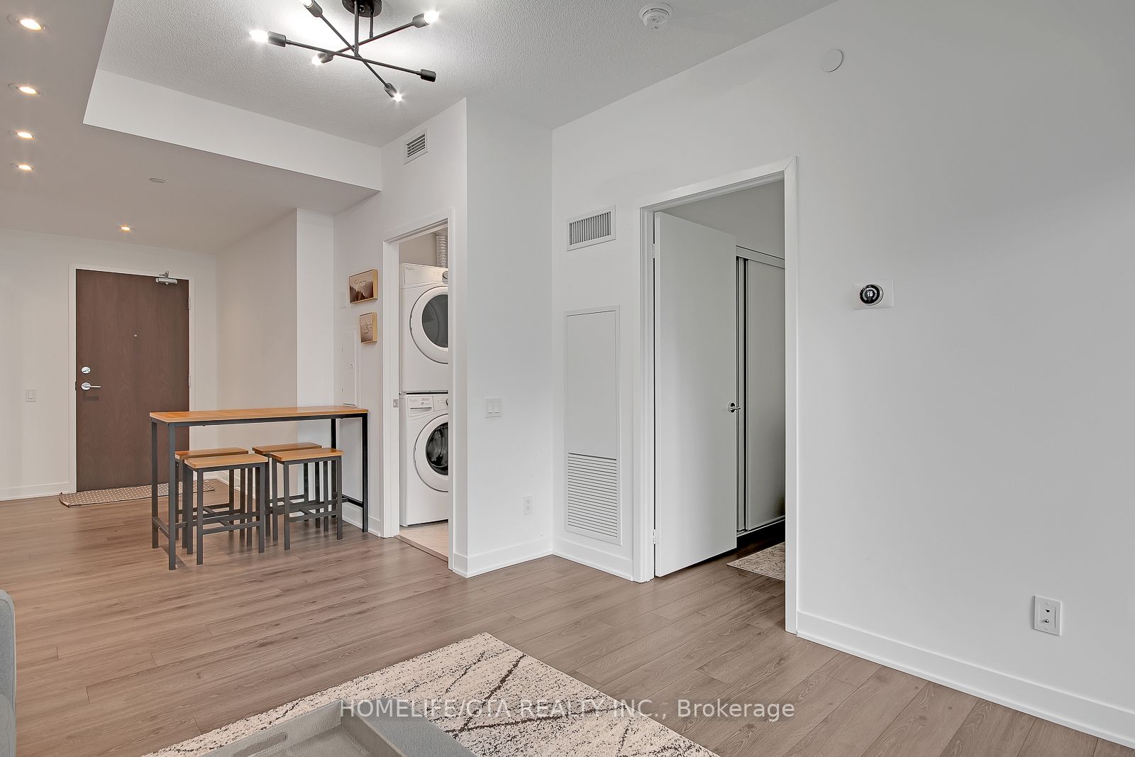 90 Queens Wharf Rd, #201