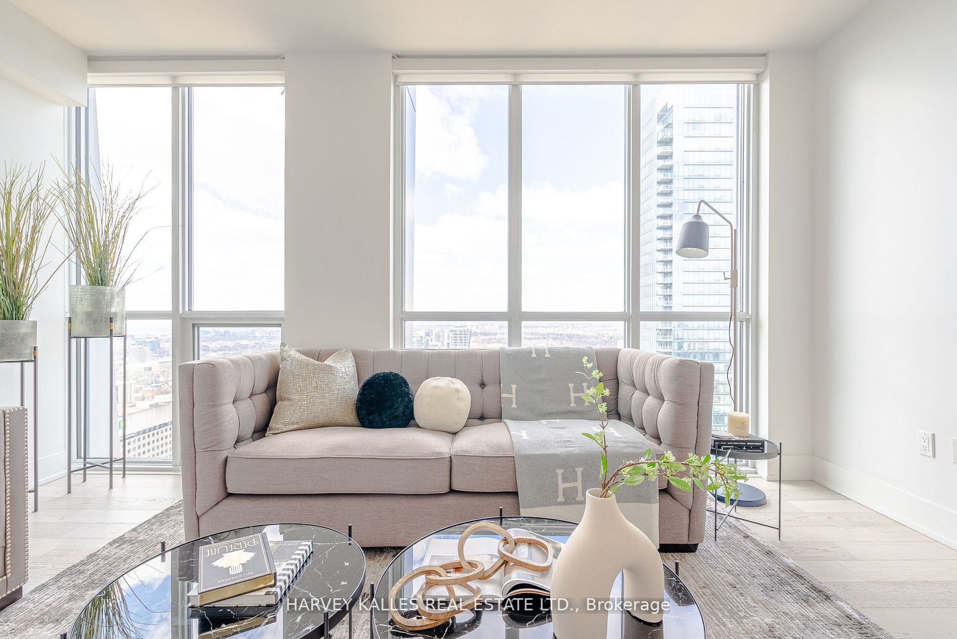 1 Yorkville Ave, #4101
