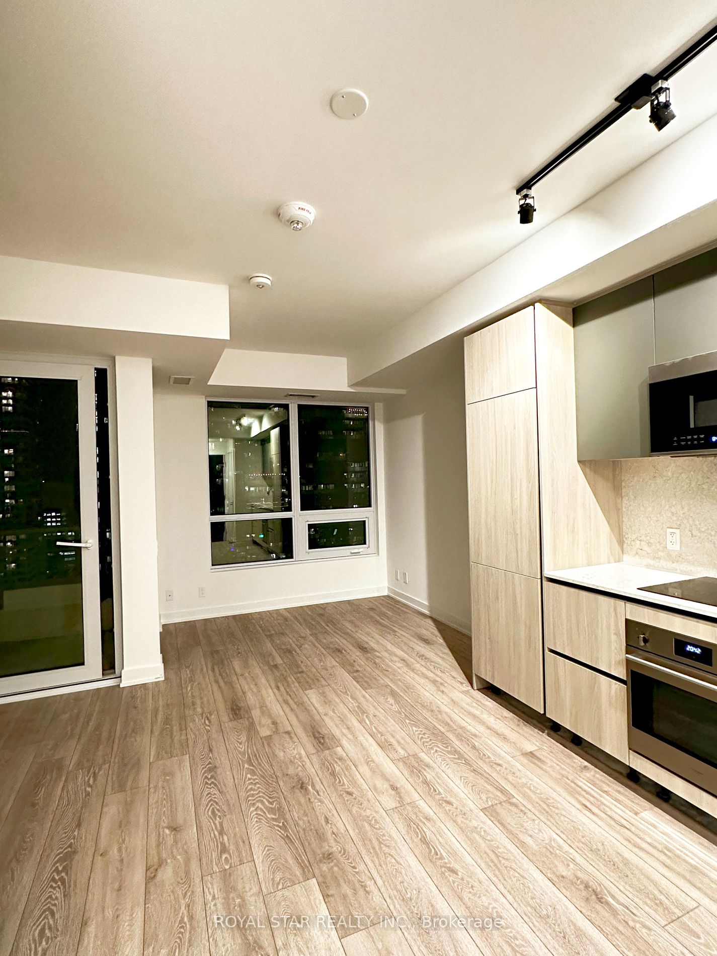 108 Peter St, #2609