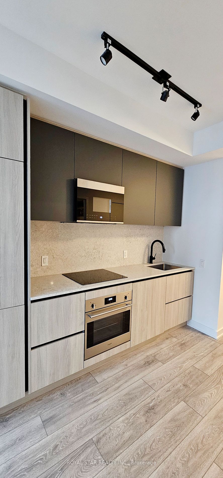 108 Peter St, #2609